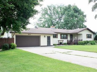 1630 Club View Dr, Hampton, IA 50441