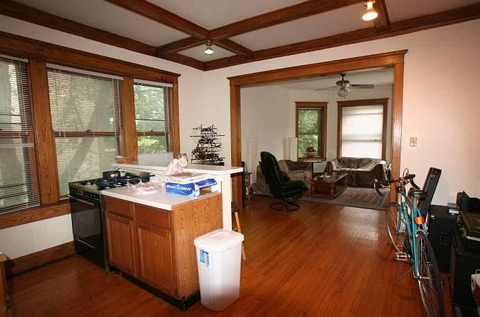 1st image of 3932 N Southport Ave #2F