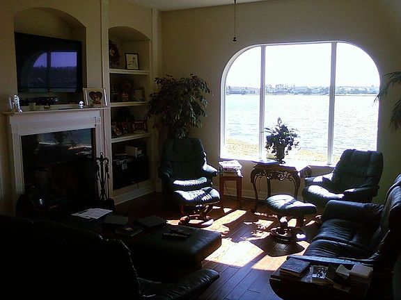 Family Room with great view of lake
