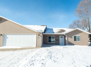 503 Silver Creek Cir, Madison, SD 57042
