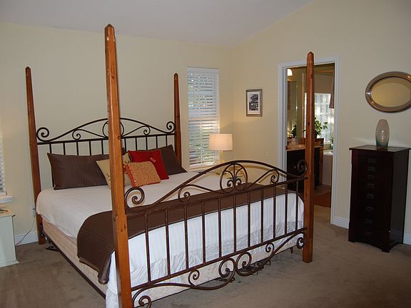 2nd image of 11071 Oakcrest Dr