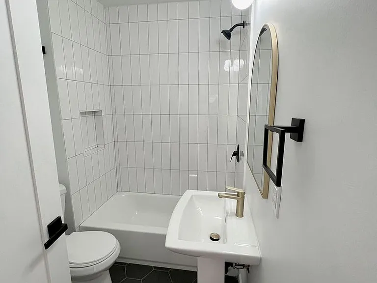 552 S Oakland Ave — Photo 14
