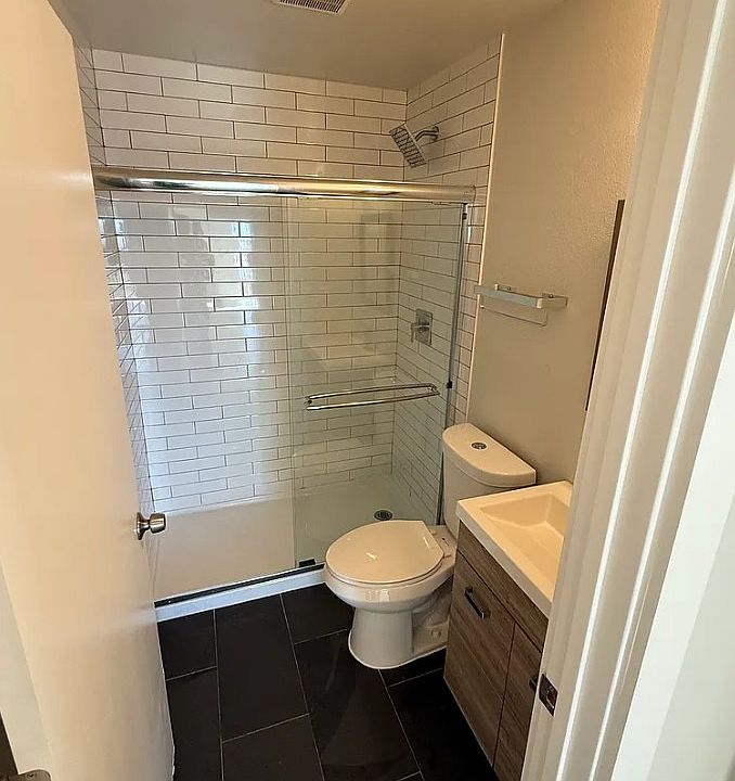 1st image of 1015 Euclid Ave #8