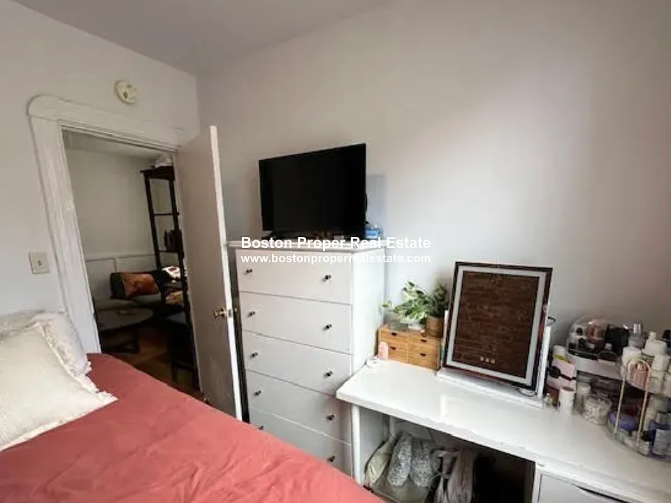 100 Myrtle St #2