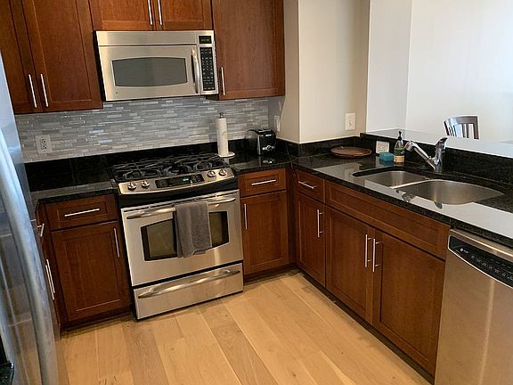 3rd image of 2050 Jamieson Ave APT 1207