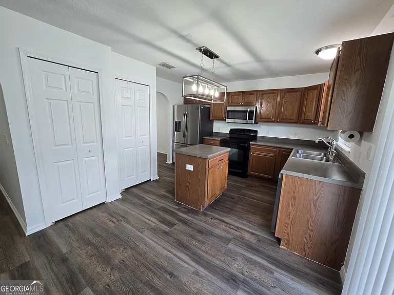 110 Pine Bluff Blvd W — Photo 19