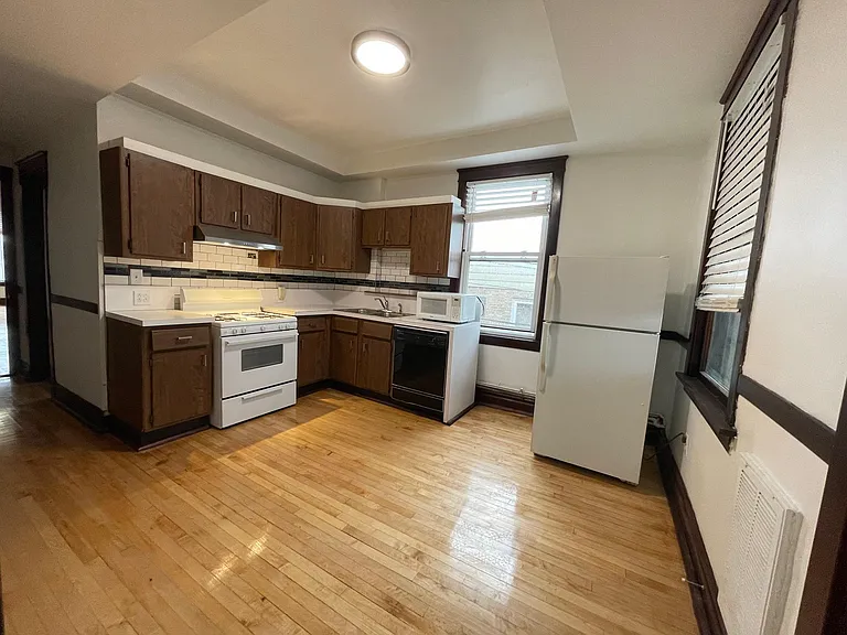 3214 N Kostner Ave #2 — Photo 9