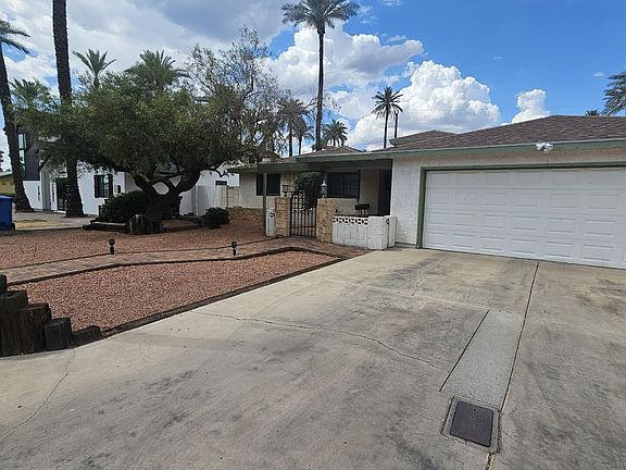 3rd image of 4208 E Montecito Ave