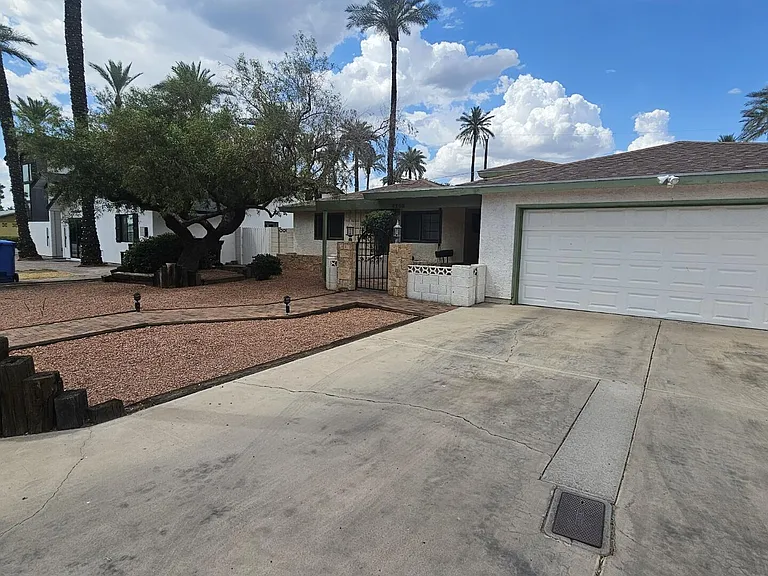 4208 E Montecito Ave — Photo 3