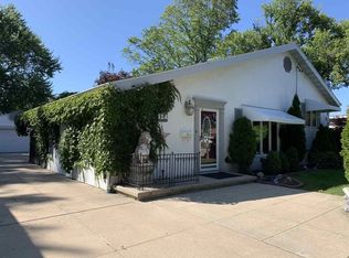 414 S Locust St, Green Bay, WI 54303