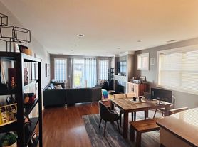 3539 N Southport Ave, Chicago, IL