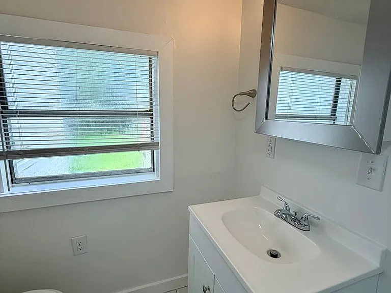 531 Smith St — Photo 10