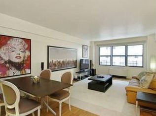 140 E 57th St, Brooklyn, NY 11203
