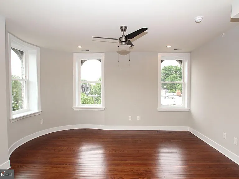 400 S 45th St #4D — Photo 5