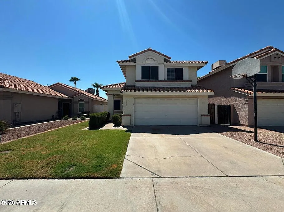4053 E Woodland Dr