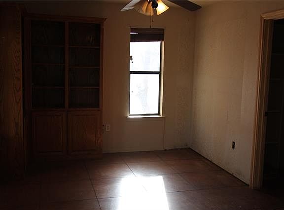 3rd image of 7220 N Lakeview Dr