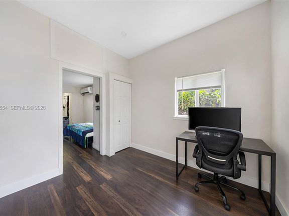 5th image of 2420 NW 34th St