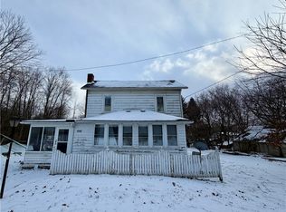 47085 Oak St, New Waterford, OH 44445