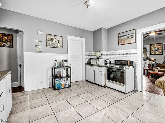 4th image of 6808 Lansing Ave