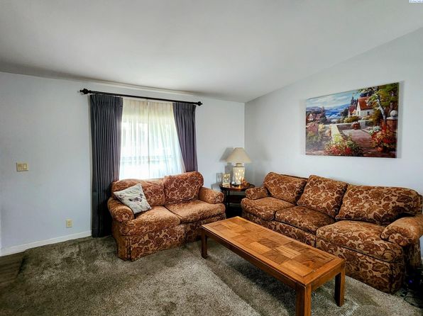 6504 James St, West Richland, WA 99353
