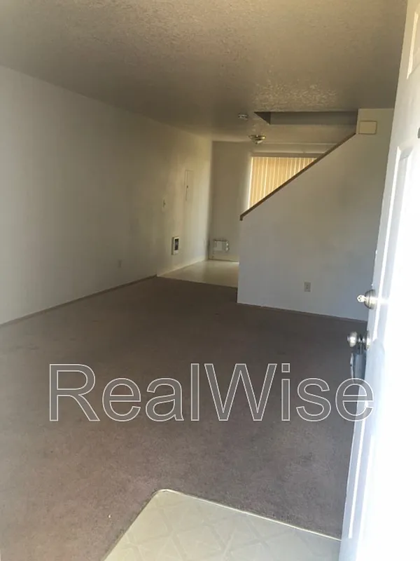3 bed, 1.5 bath, 1088 sqft, $1,950 — Photo 4