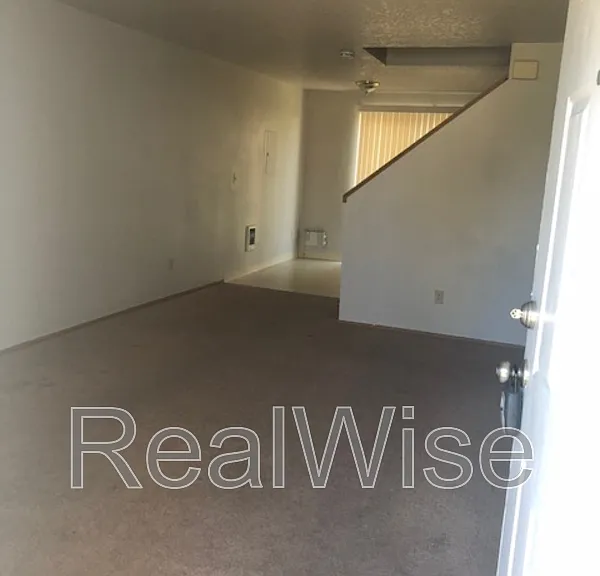 2933 SE 38th Ct — Photo 4
