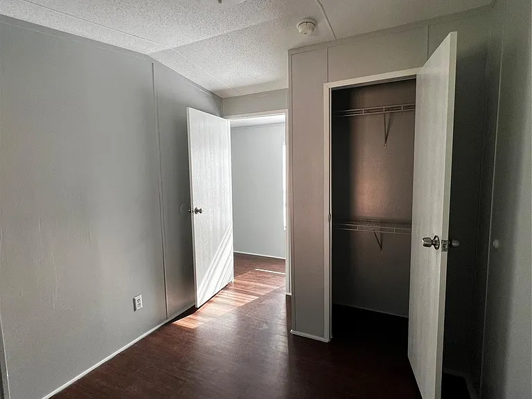 3902 Marzia Ave — Photo 5