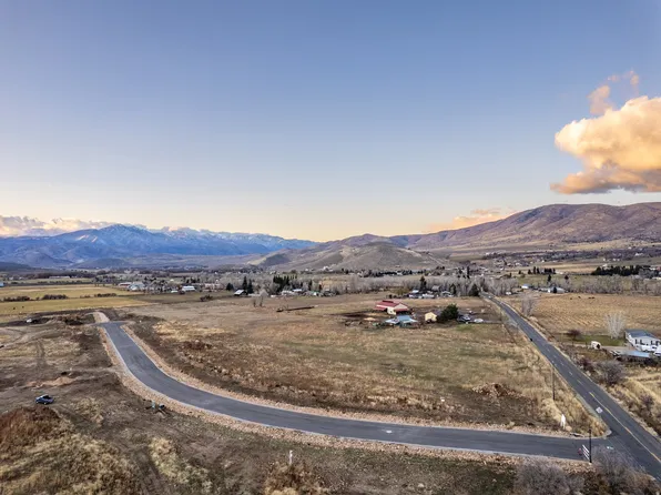 933 E High Meadow Cir, Wallsburg, UT 84082