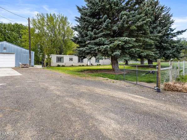 3050 Rosenkranz Rd, Tieton, WA 98947