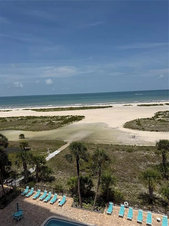 2 bed, 2.0 bath, 1094 sqft, $5,000 — Photo 2