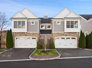 3 Hidden Ridge Ct, Scarsdale, NY 10583