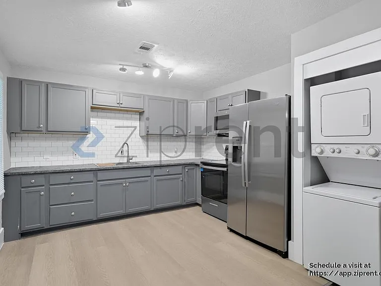 721 Ford Pl #A — Photo 7