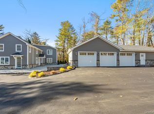 89 Mill River Rd, Upper Brookville, NY 11771