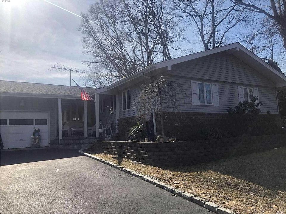 1st image of 30 Cardinal Ln