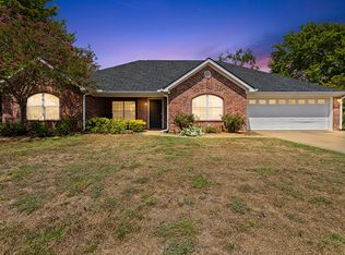 200 Kellifield Dr, Henderson, TX 75654