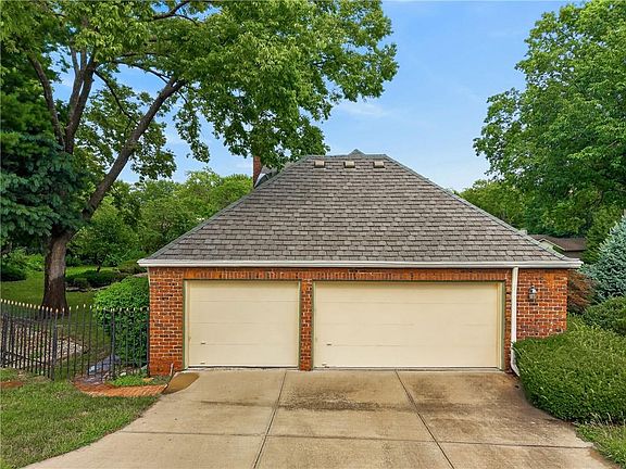 5th image of 3408 Shady Bend Dr