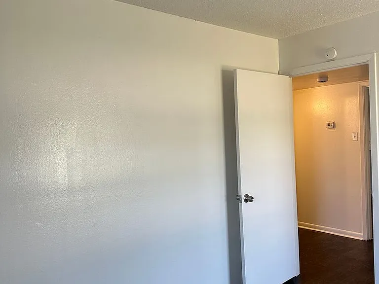 400 Johnson Dr — Photo 38