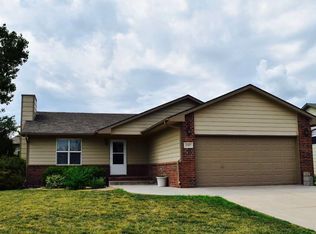 2307 Paddington Ave, Newton, KS 67114