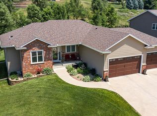 2979 Stone Park Dr NE, Rochester, MN 55906