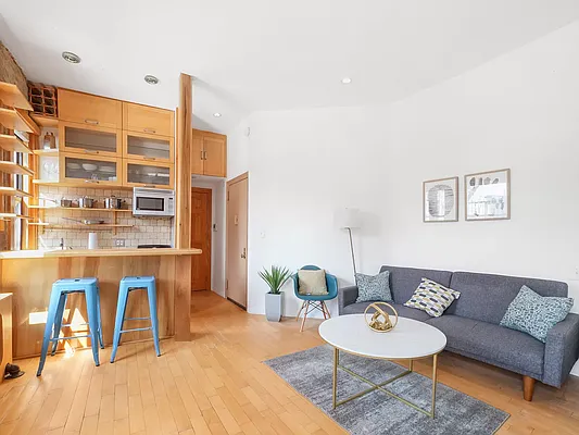 Rented by Oxford Property Group | media 24