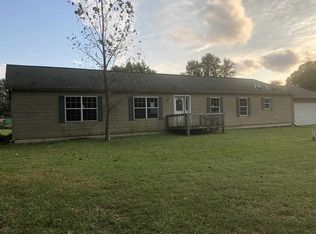 5841 W Bobolink Dr, Mentone, IN 46539