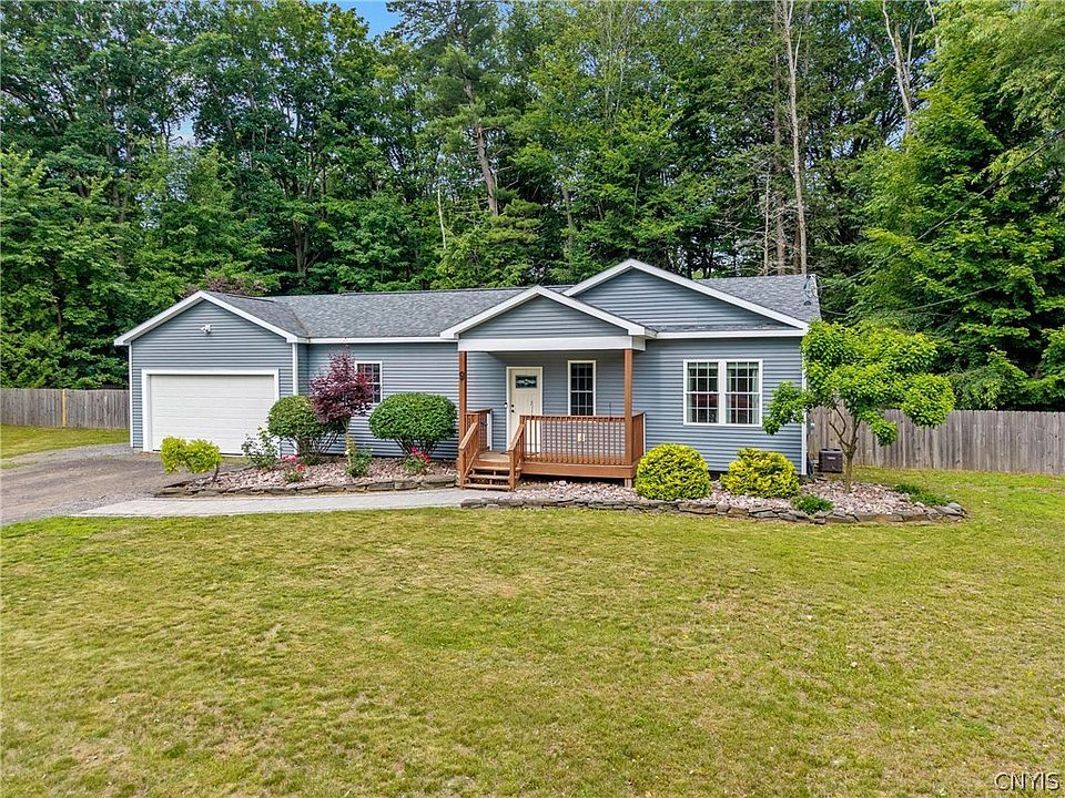 1st image of 9 Oak Dr