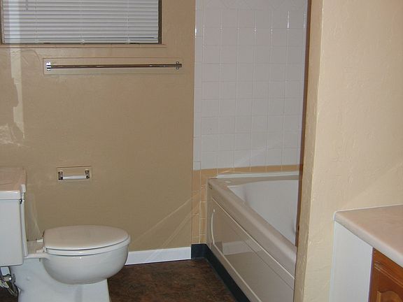 3-Bdrm unit - Bathroom