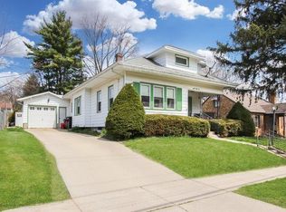 856 W Cottonwood St, Freeport, IL 61032