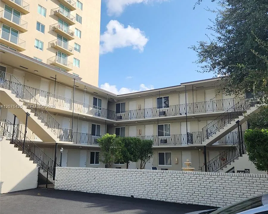1085 SW 37th Ave #12
