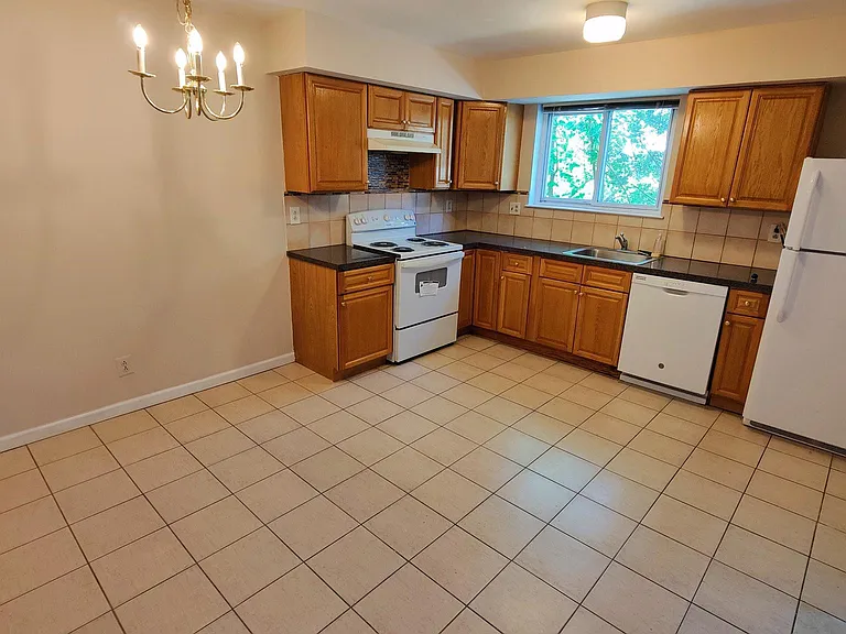 6 Buttonwood Rd #A — Photo 6