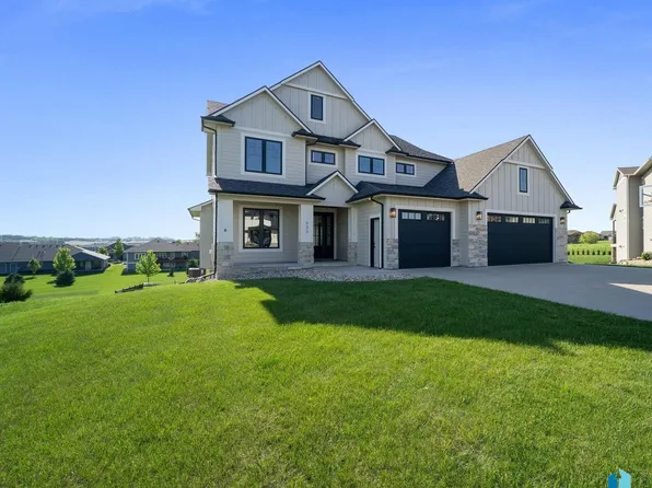 505 S Sassafras Cir, Sioux Falls, SD 57110