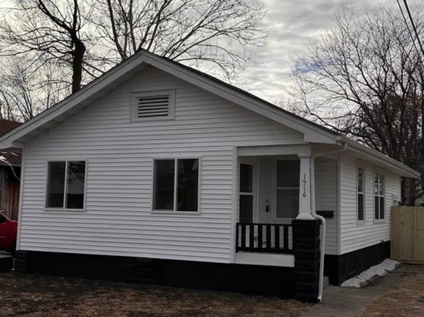1516 E Cummins Ave, Springfield, IL 62702