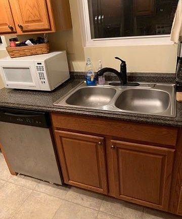 5th image of 1022 Grove Ln