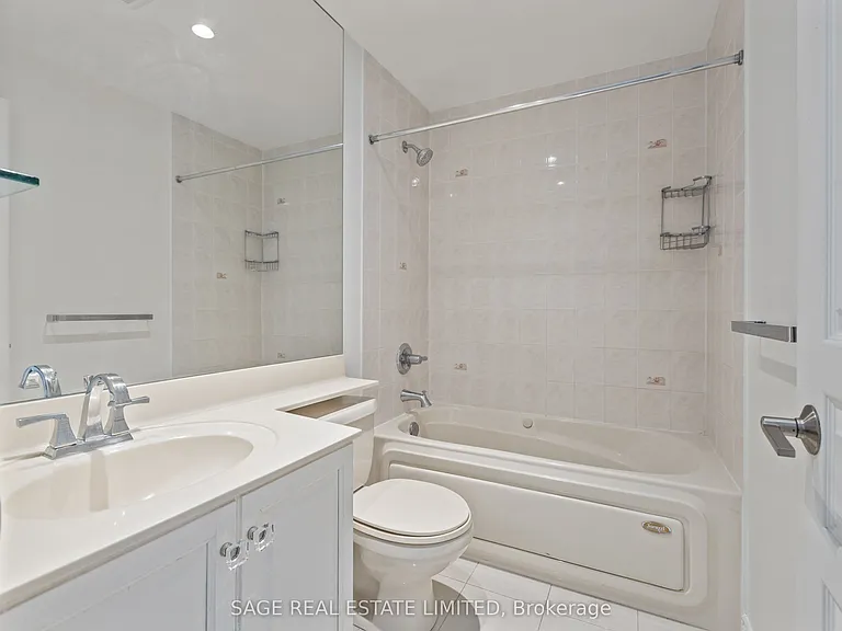 1 Deer Park Cres #803 — Photo 16